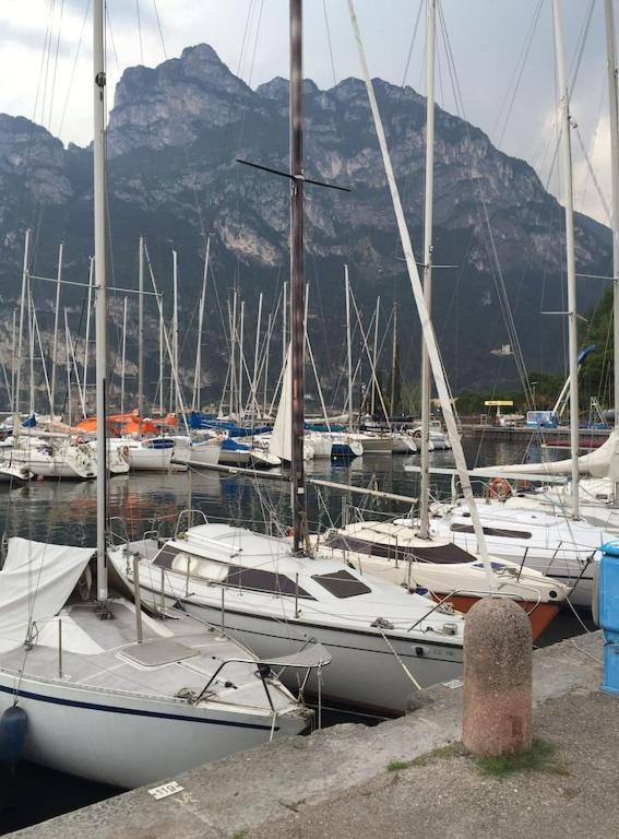 Casa Filippo Large 3 Room Apartment, Close To The Beach, Free Wifi Internet Riva del Garda Kültér fotó