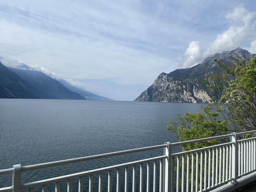 Casa Filippo Large 3 Room Apartment, Close To The Beach, Free Wifi Internet Riva del Garda Kültér fotó